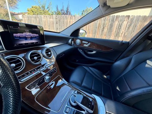 Used 2015 Mercedes-Benz C 300 4MATIC Sedan image 17