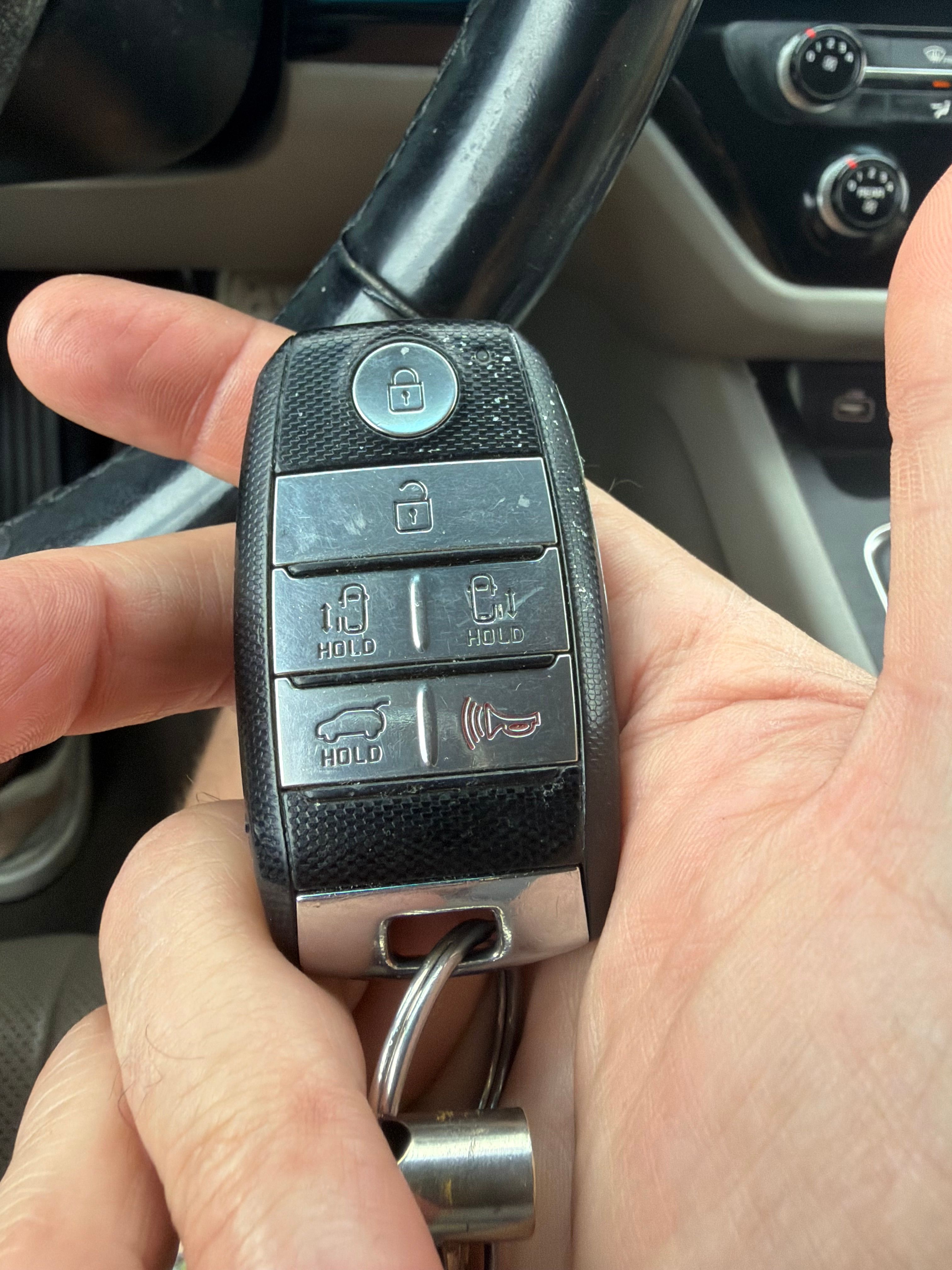 Used 2017 Kia Sedona LX w/ LX Essentials Premium Package FWD image 6