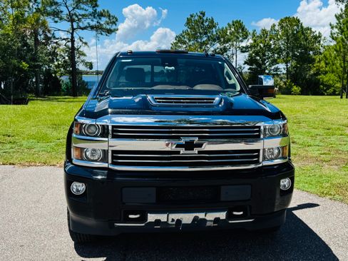 Used 2017 Chevrolet Silverado 2500 High Country w/ Duramax Plus Package AWD/4WD image 17