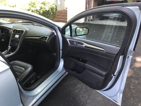 Used 2013 Ford Fusion SE FWD image 21