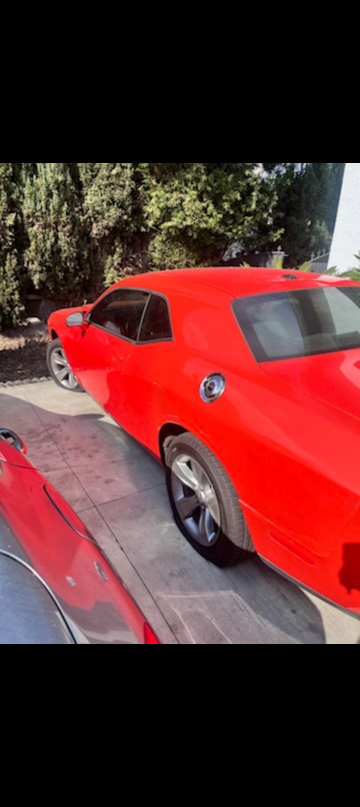Used 2017 Dodge Challenger SXT RWD image 2