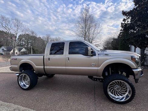 Used 2014 Ford F250 Lariat w/ Lariat Interior Package image 15