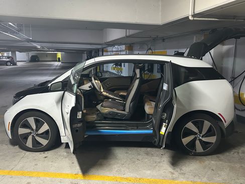 Used 2014 BMW i3 image 2