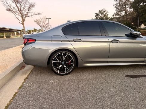 Used 2023 BMW 530i w/ M Sport Package image 11