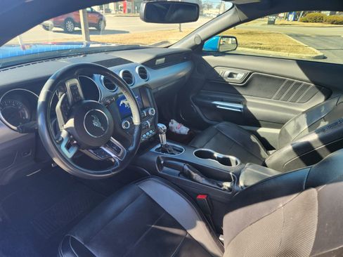 Used 2019 Ford Mustang Premium RWD image 6