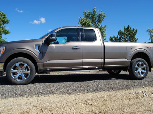 Used 2022 Ford F150 Lariat w/ Max Trailer Tow Package AWD/4WD image 1