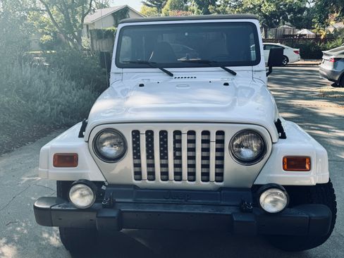 Used 2002 Jeep Wrangler SE AWD/4WD image 2