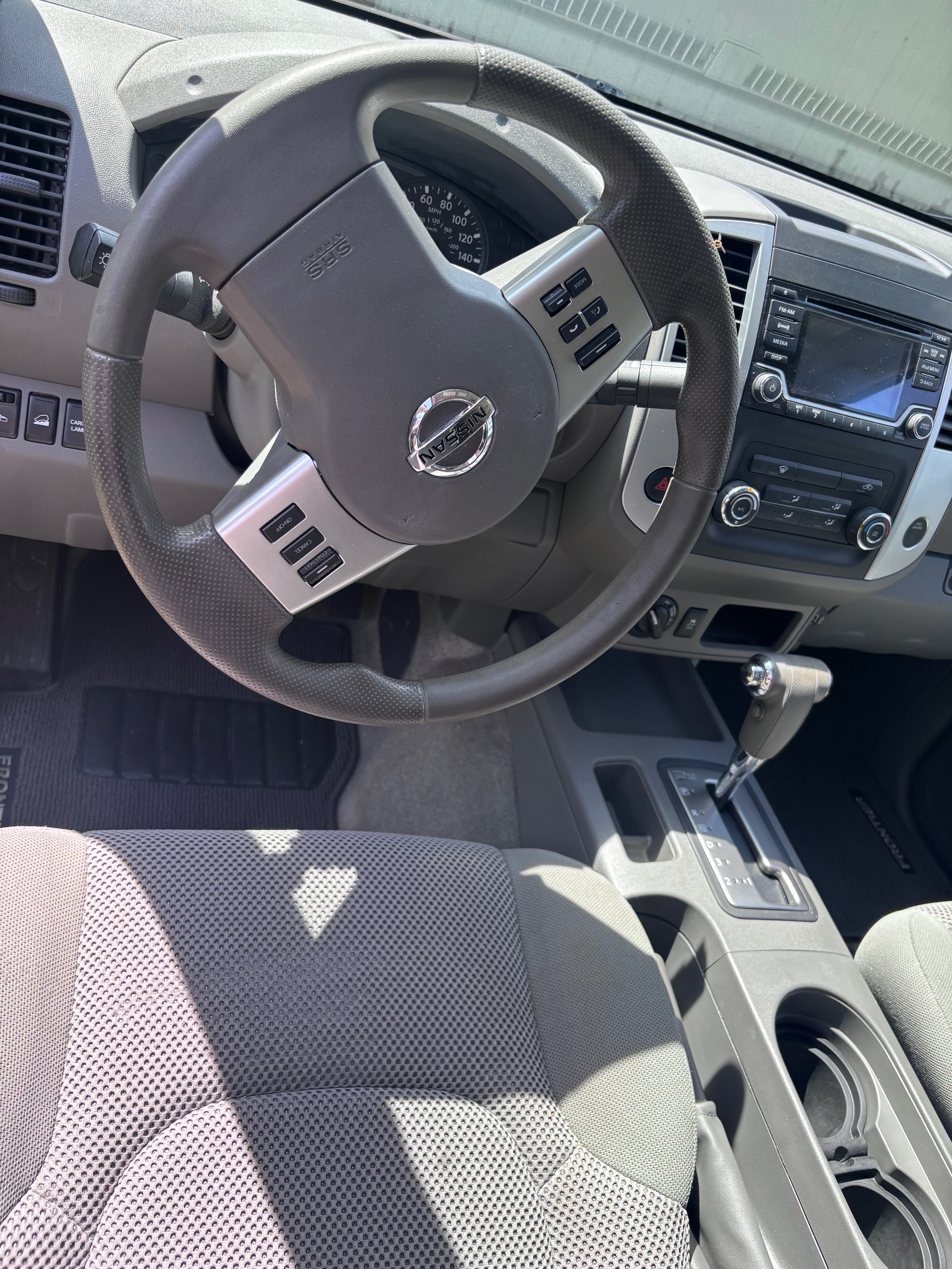 Used 2017 Nissan Frontier SV w/ Moonroof Package AWD/4WD image 13