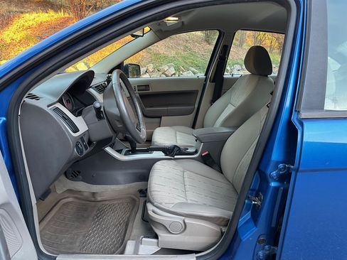 Used 2010 Ford Focus SE image 17