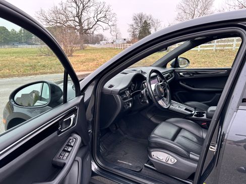 Used 2020 Porsche Macan image 10