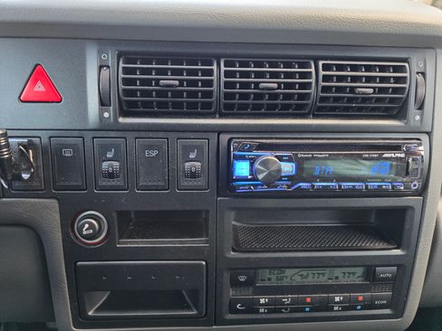 Used 2003 Volkswagen Eurovan MV image 13