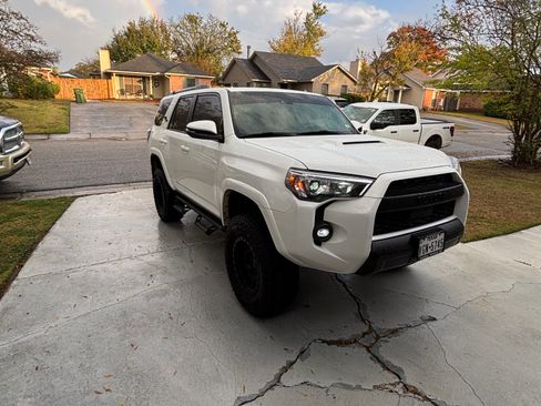 Used 2021 Toyota 4Runner TRD Off-Road Premium image 4