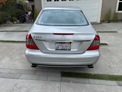 Used 2009 Mercedes-Benz E 350 E 350 Sedan 4D image 5