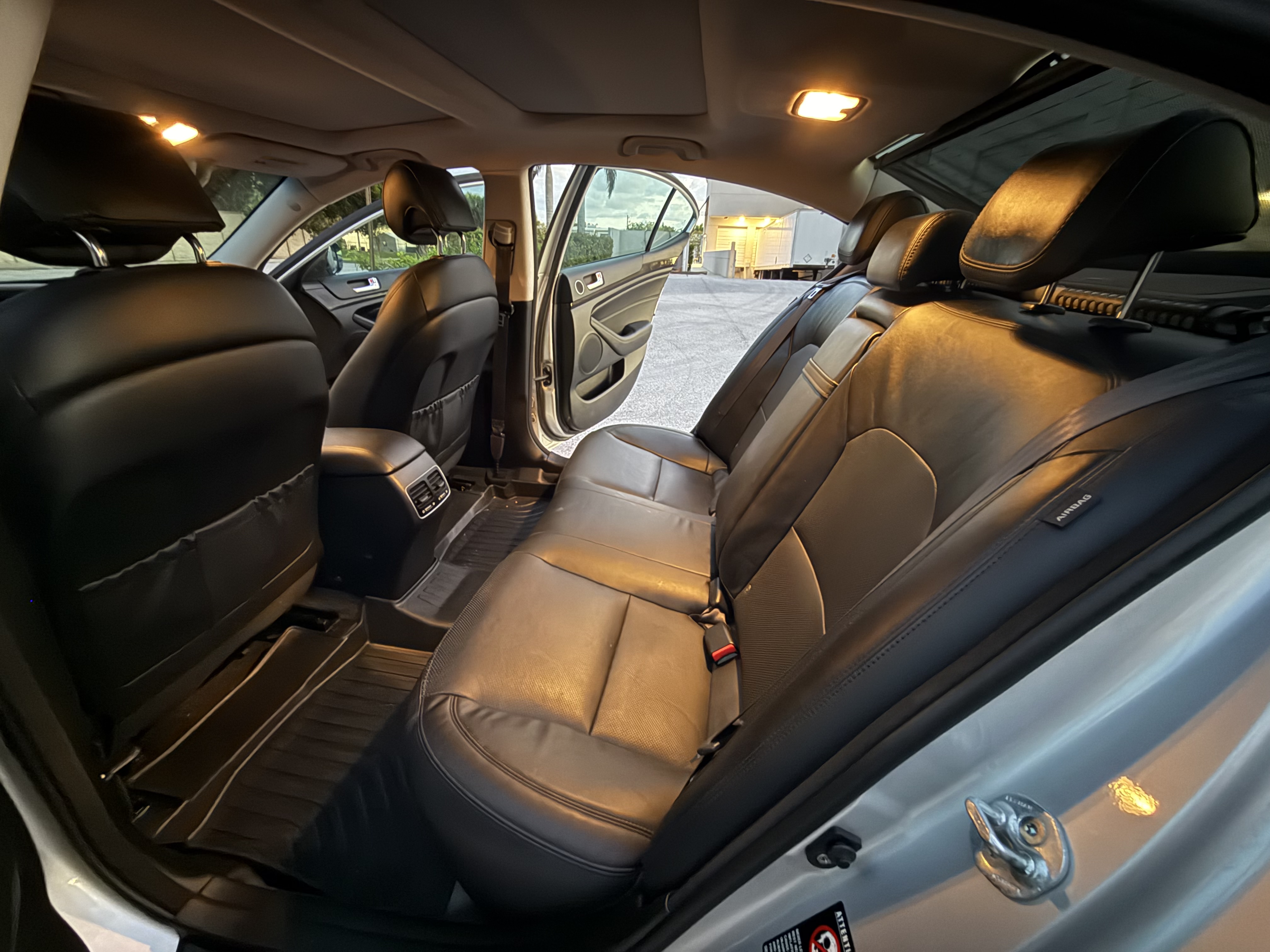 Used 2016 Kia Cadenza Premium w/ Luxury Plus Package FWD image 25