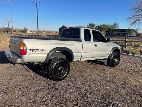 Used 2001 Toyota Tacoma Limited image 4