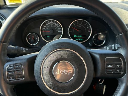 Used 2015 Jeep Wrangler Unlimited Sahara w/ Katzkin Premium Leather Group image 6