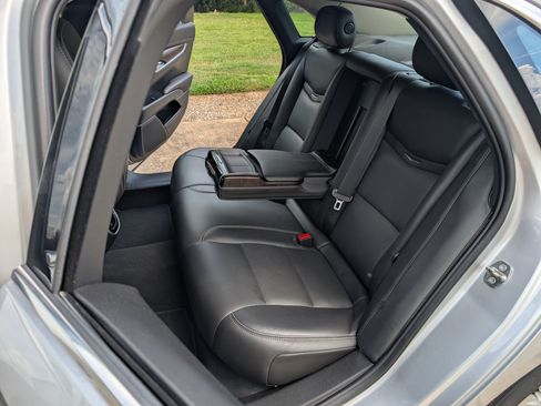 Used 2019 Cadillac XTS Luxury image 16