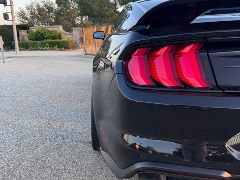 Used 2019 Ford Mustang GT Premium w/ Performance Package - Level 2 RWD image 6