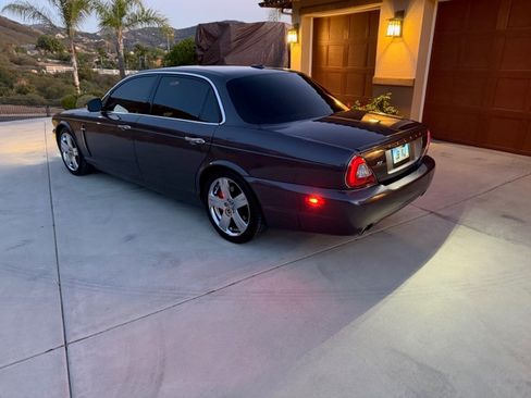 Used 2008 Jaguar XJ8 image 30