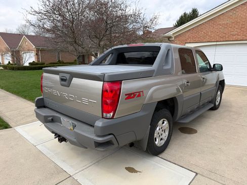 Used 2002 Chevrolet Avalanche 4x4 w/ Off-Road Suspension Pkg image 9
