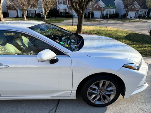 Used 2020 Toyota Avalon XLE image 4