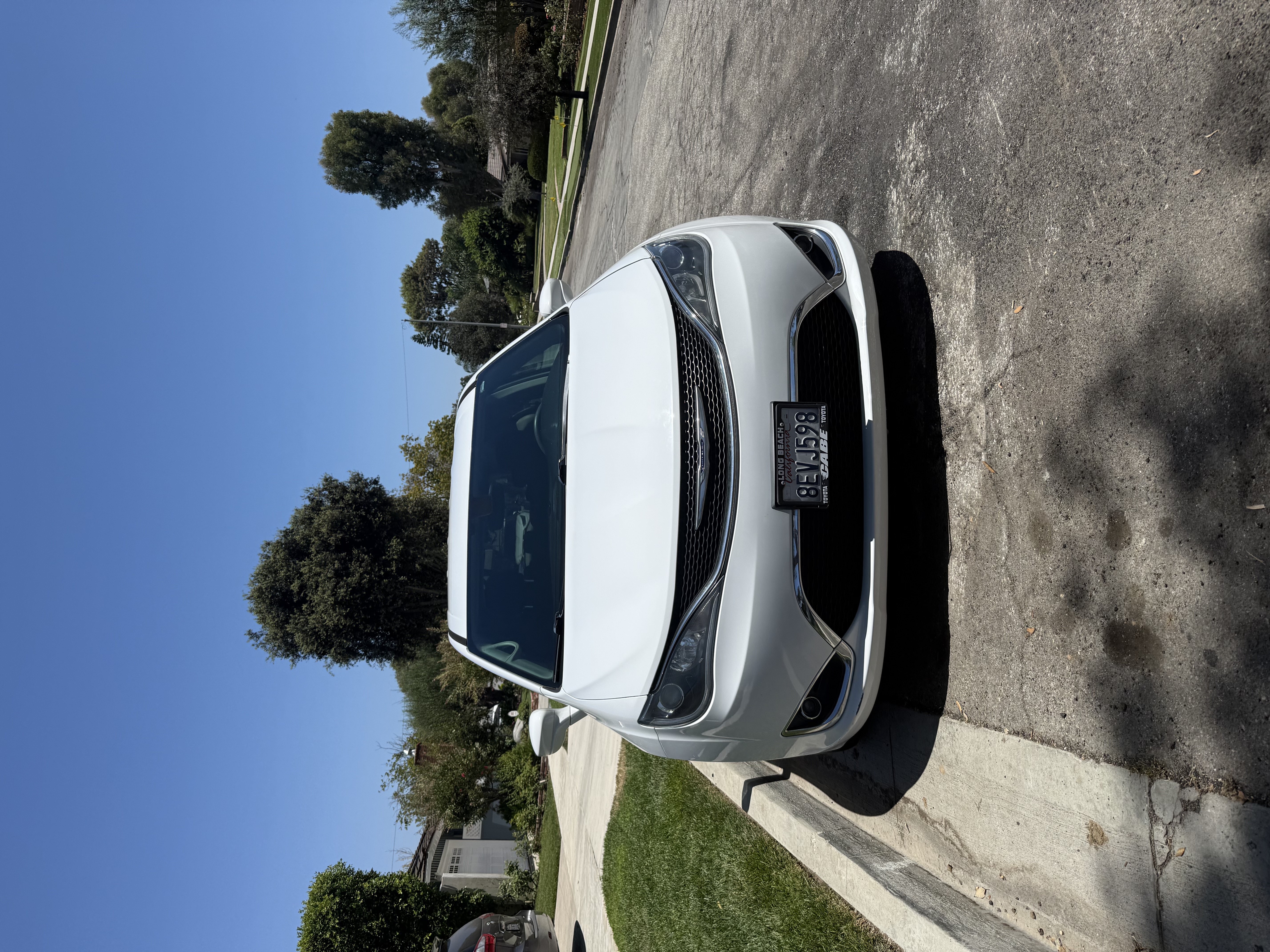 Used 2018 Chrysler Pacifica Touring Plus FWD image 2