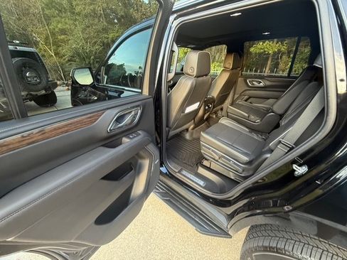 Used 2024 Chevrolet Tahoe Premier w/ Premium Package 2 image 13