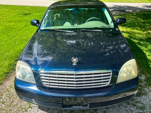Used 2004 Cadillac De Ville w/ Equipment Group FWD image 2
