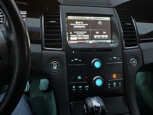 Used 2014 Ford Taurus Limited image 12