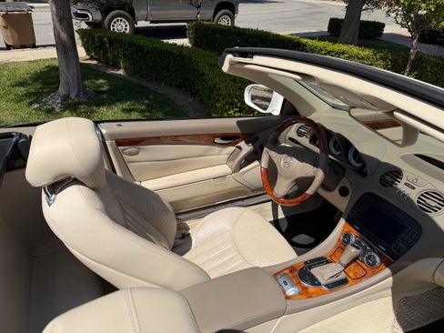 Used 2012 Mercedes-Benz SL 550 image 9