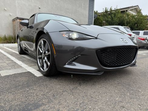 Used 2022 MAZDA MX-5 Miata RF Grand Touring w/ Weather Package image 2