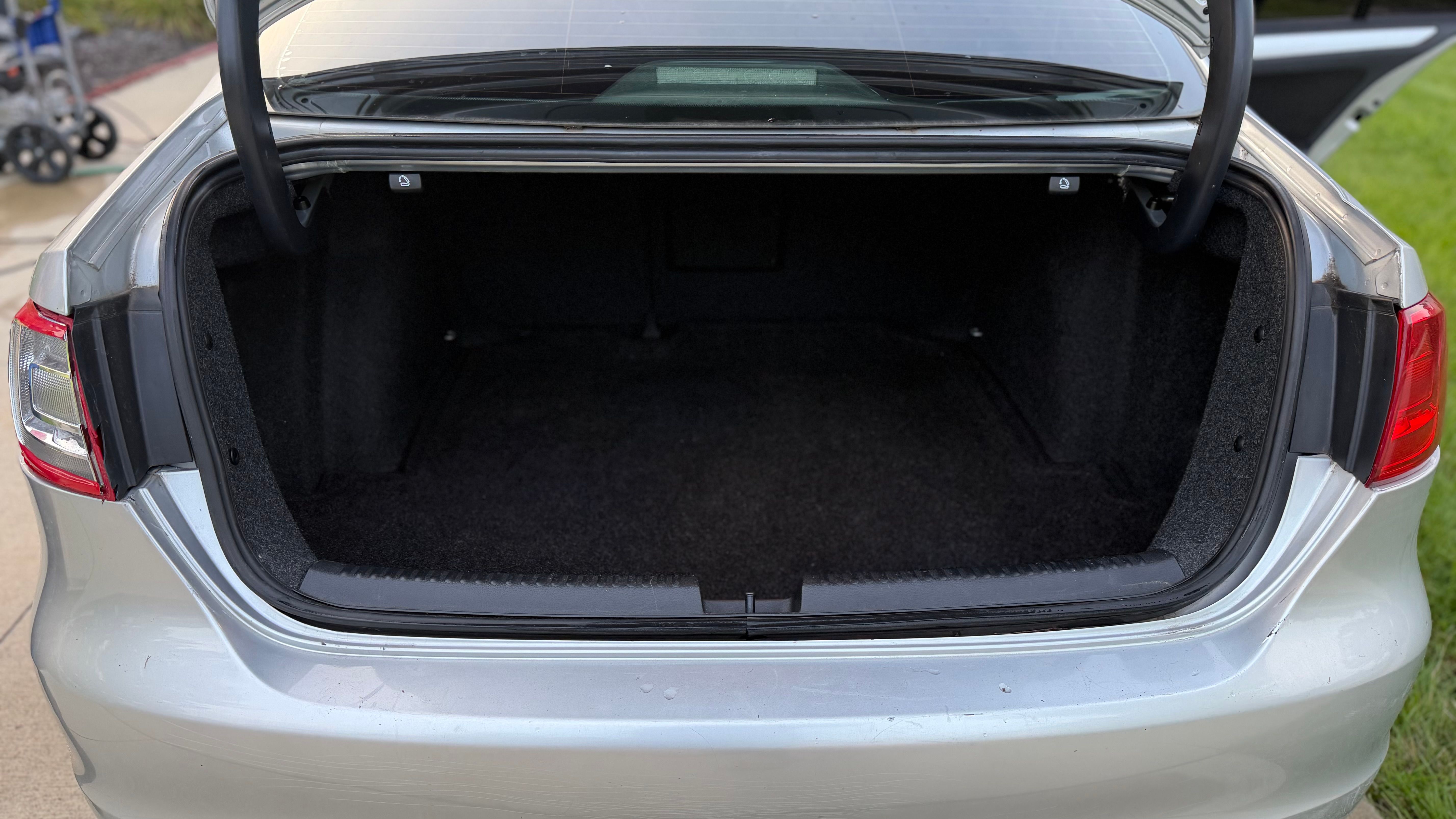 Used 2013 Volkswagen Jetta SE FWD image 19
