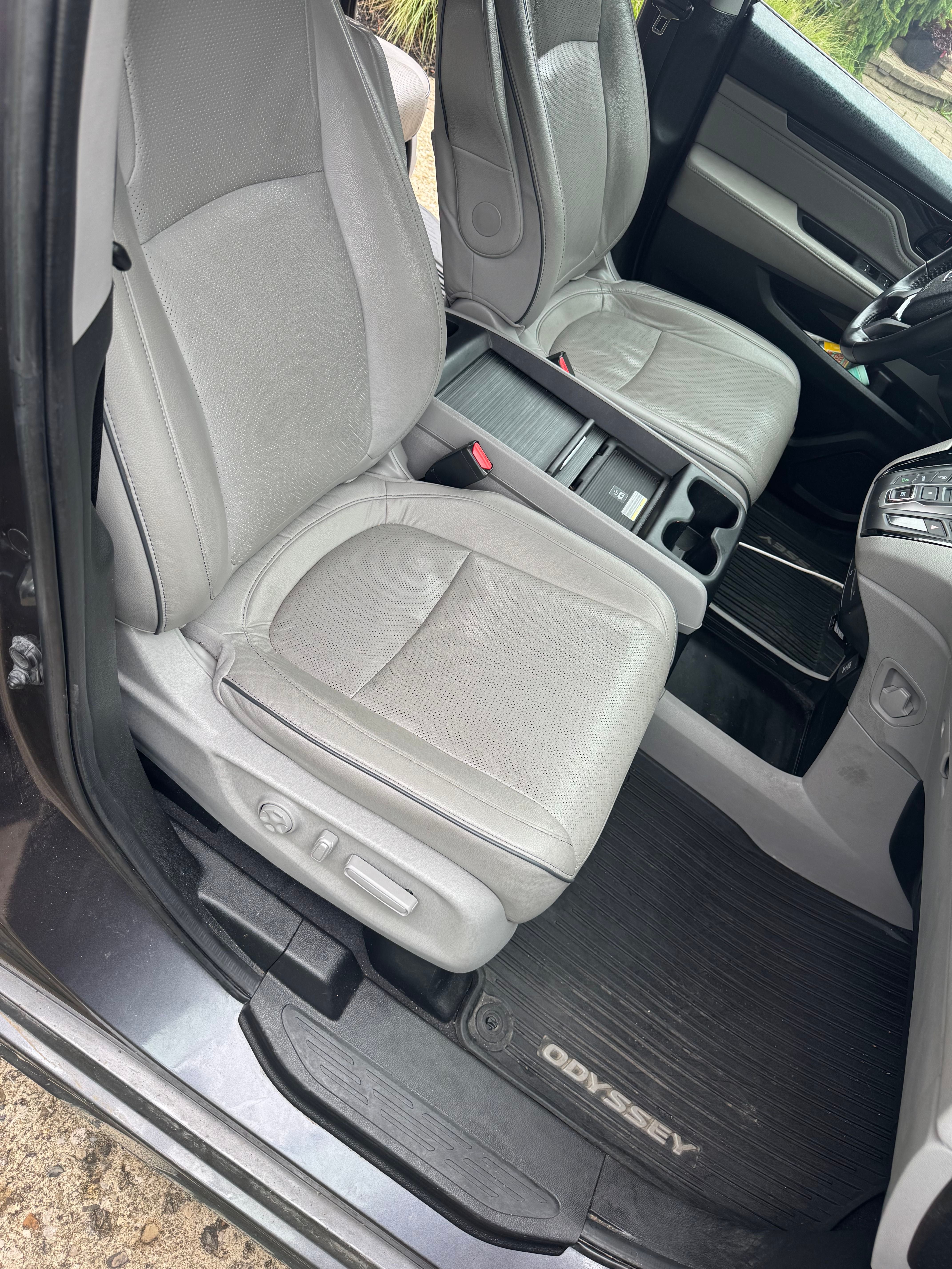 Used 2022 Honda Odyssey Elite image 8