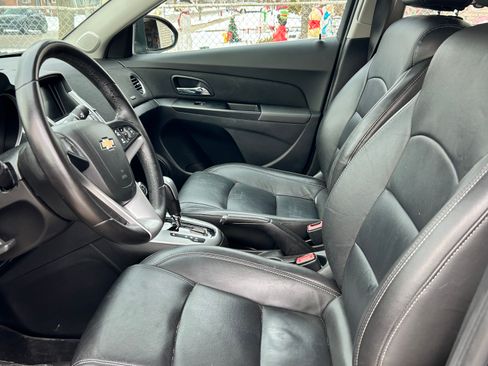 Used 2014 Chevrolet Cruze LT image 4