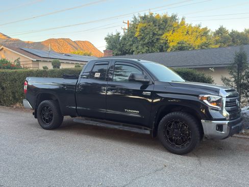 Used 2014 Toyota Tundra SR5 image 11