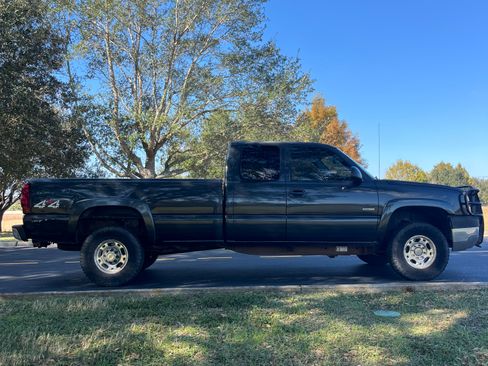 Used 2004 Chevrolet Silverado 2500 LS w/ Heavy-Duty Power Package image 6