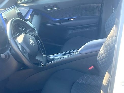 Used 2021 Toyota C-HR XLE image 13