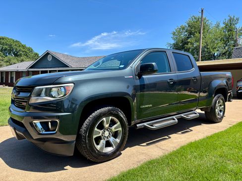 Used 2018 Chevrolet Colorado Z71 AWD/4WD image 1