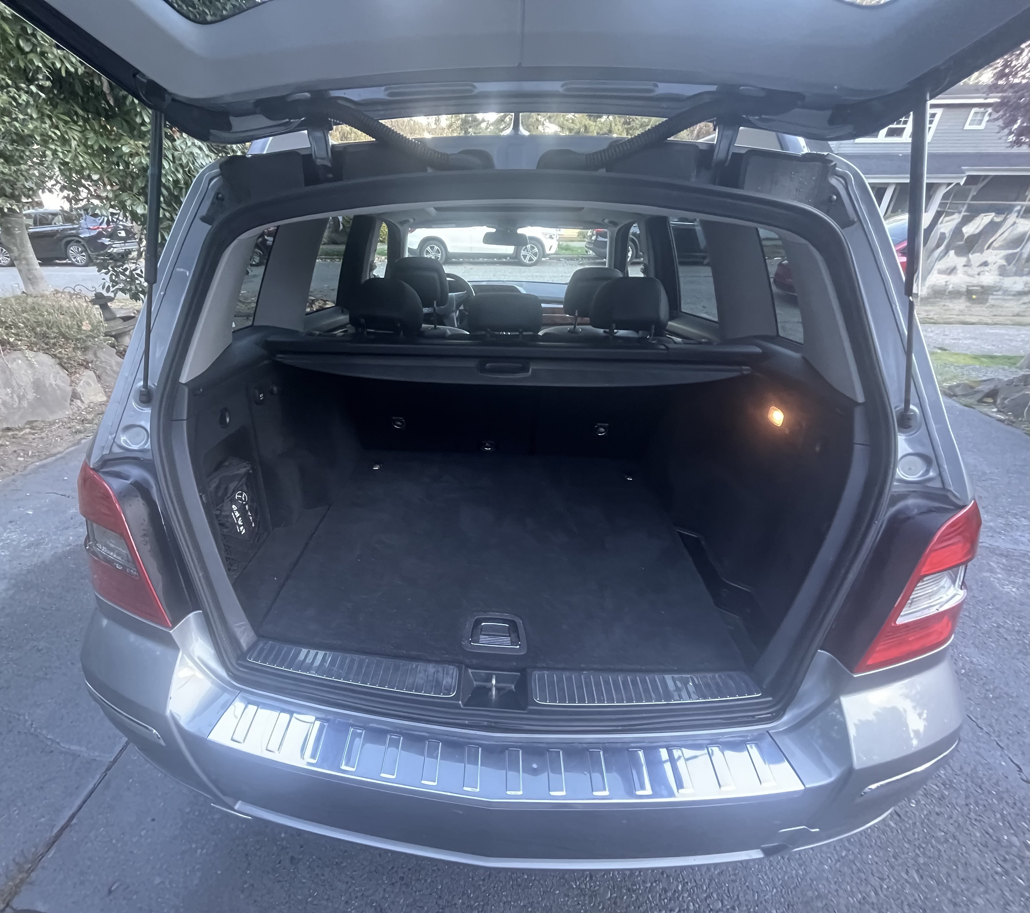 Used 2011 Mercedes-Benz GLK 350 4MATIC image 10