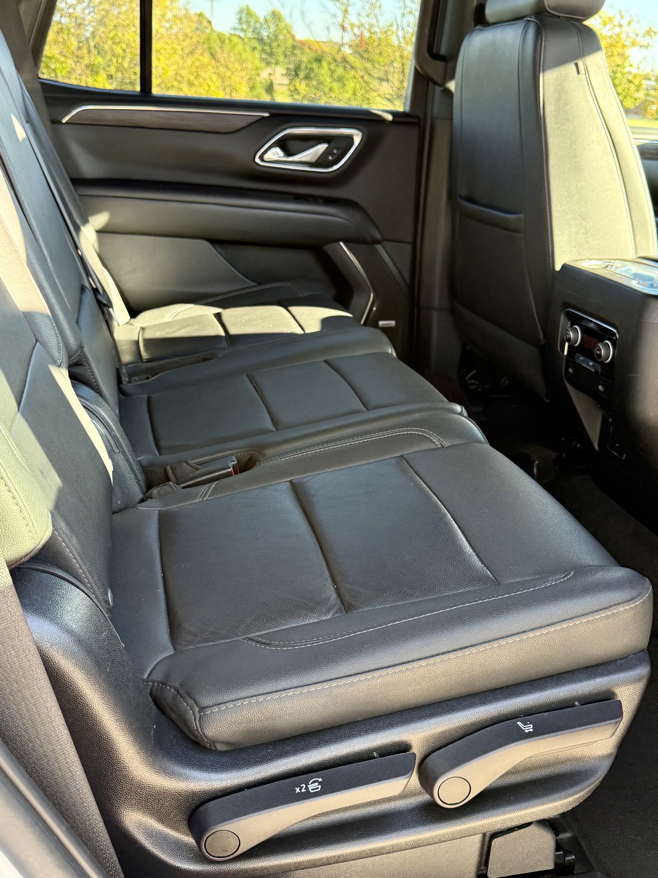Used 2023 Chevrolet Tahoe LT AWD/4WD image 15