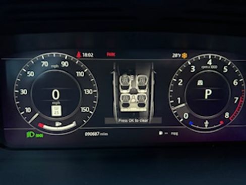 Used 2018 Land Rover Range Rover Sport HSE Dynamic image 13