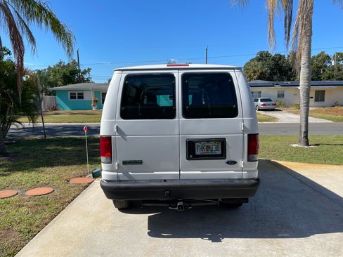 Used 2010 Ford E-250 and Econoline 250 image 6