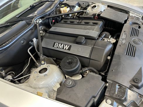 Used 2003 BMW Z4 3.0i image 9