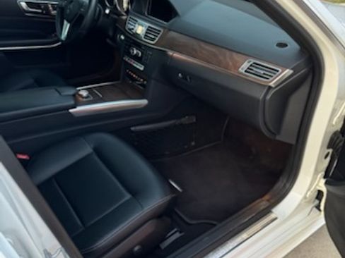 Used 2014 Mercedes-Benz E 250 BlueTEC Sedan image 11