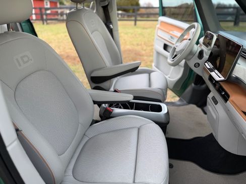 Used 2025 Volkswagen ID. Buzz 1st Edition image 19