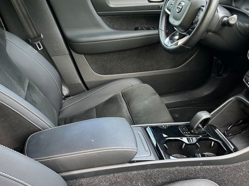 Used 2022 Volvo XC40 P8 Recharge Ultimate AWD/4WD image 17