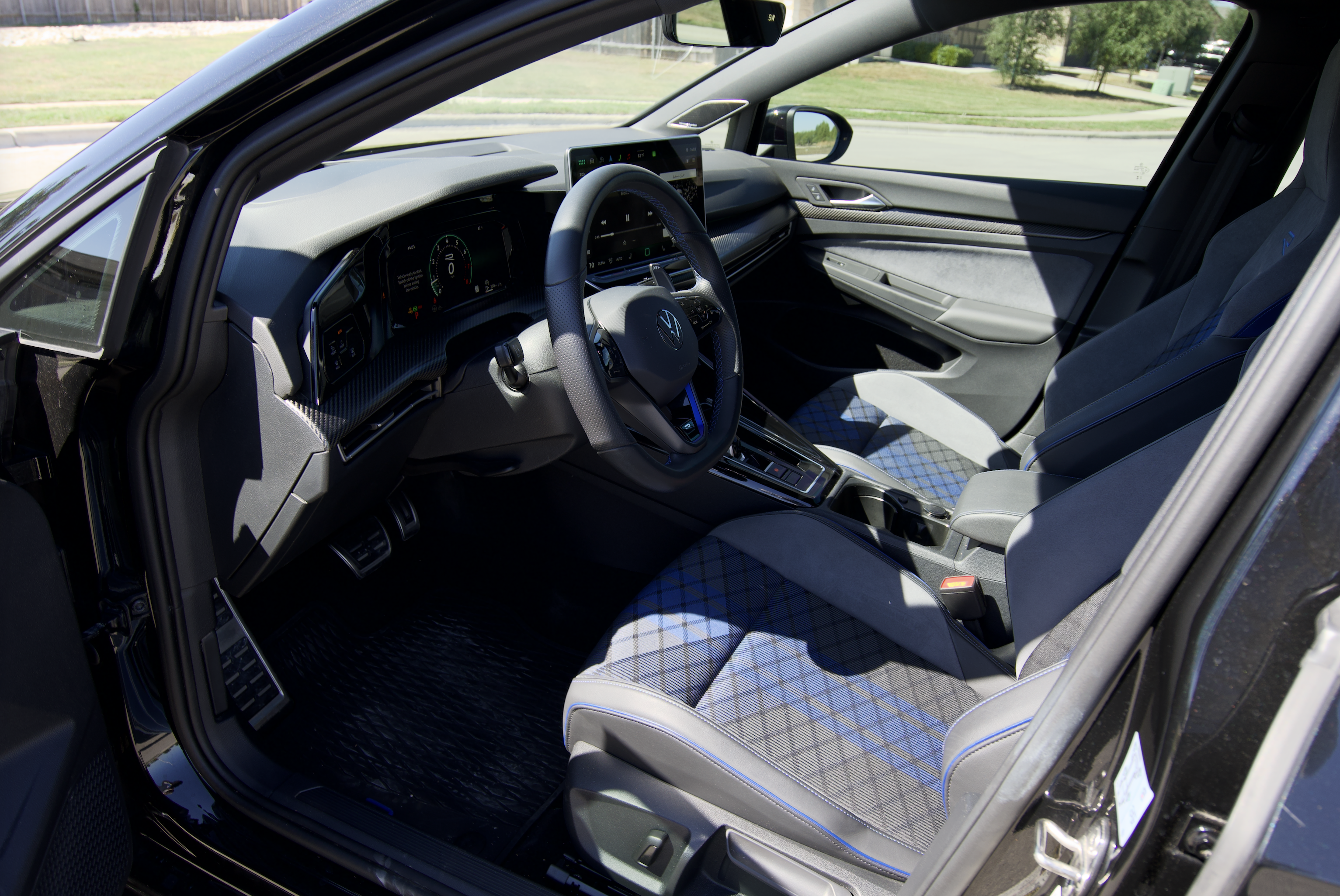 Used 2025 Volkswagen Golf R Black Edition AWD/4WD image 19