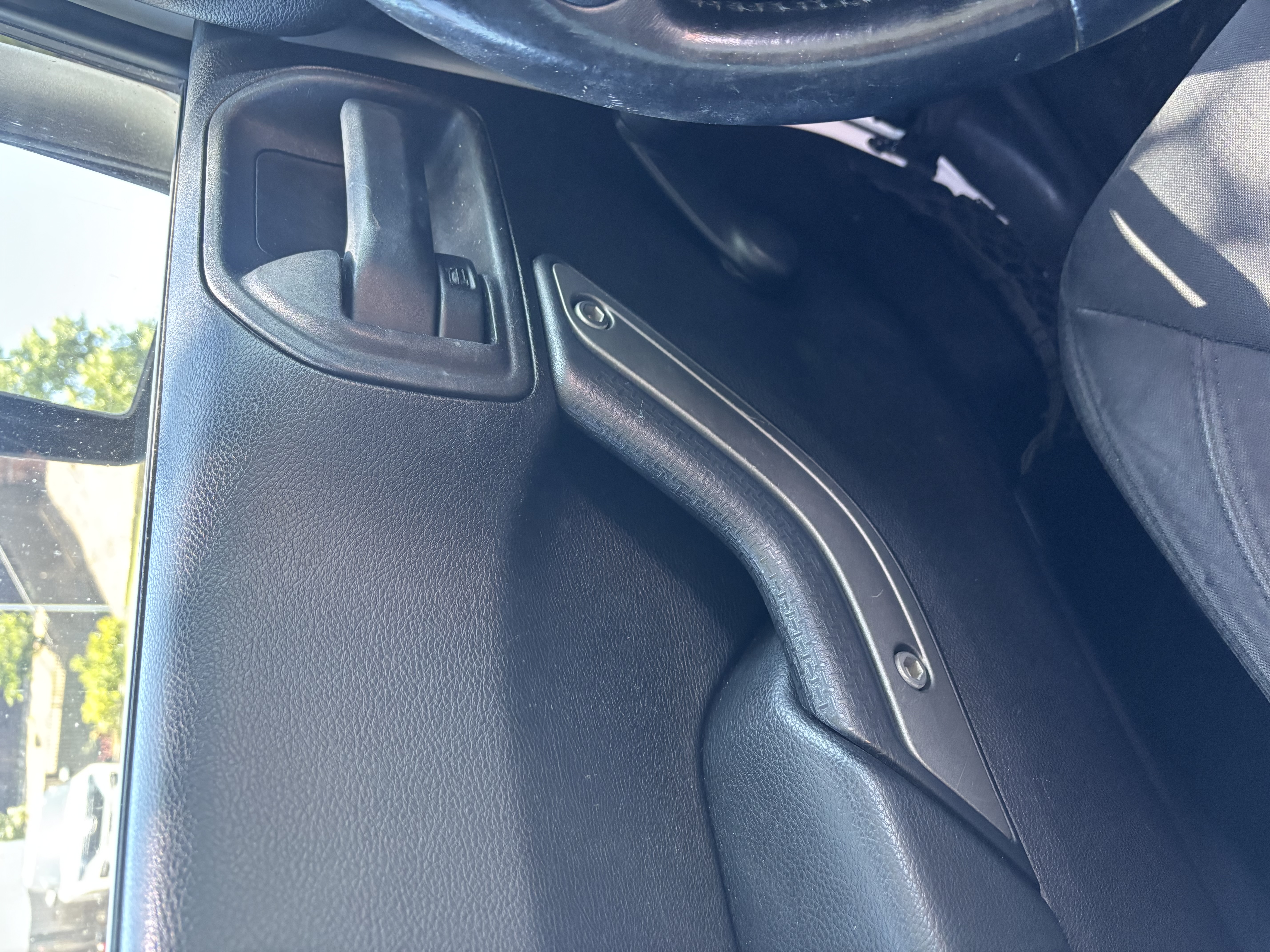 Used 2013 Jeep Wrangler Sport w/ Connectivity Group AWD/4WD image 8