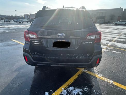 Used 2018 Subaru Outback 2.5i Limited image 4