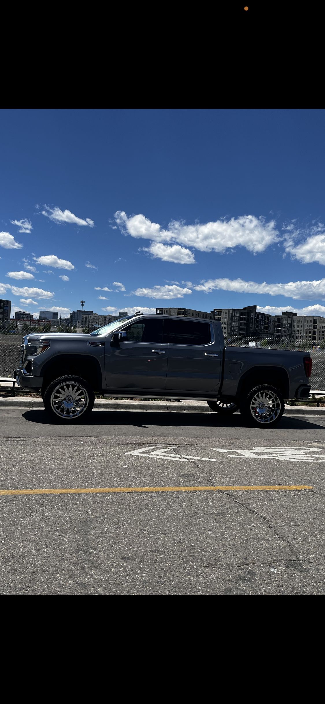 Used 2022 GMC Sierra 1500 Denali w/ Denali Premium Package AWD/4WD image 5